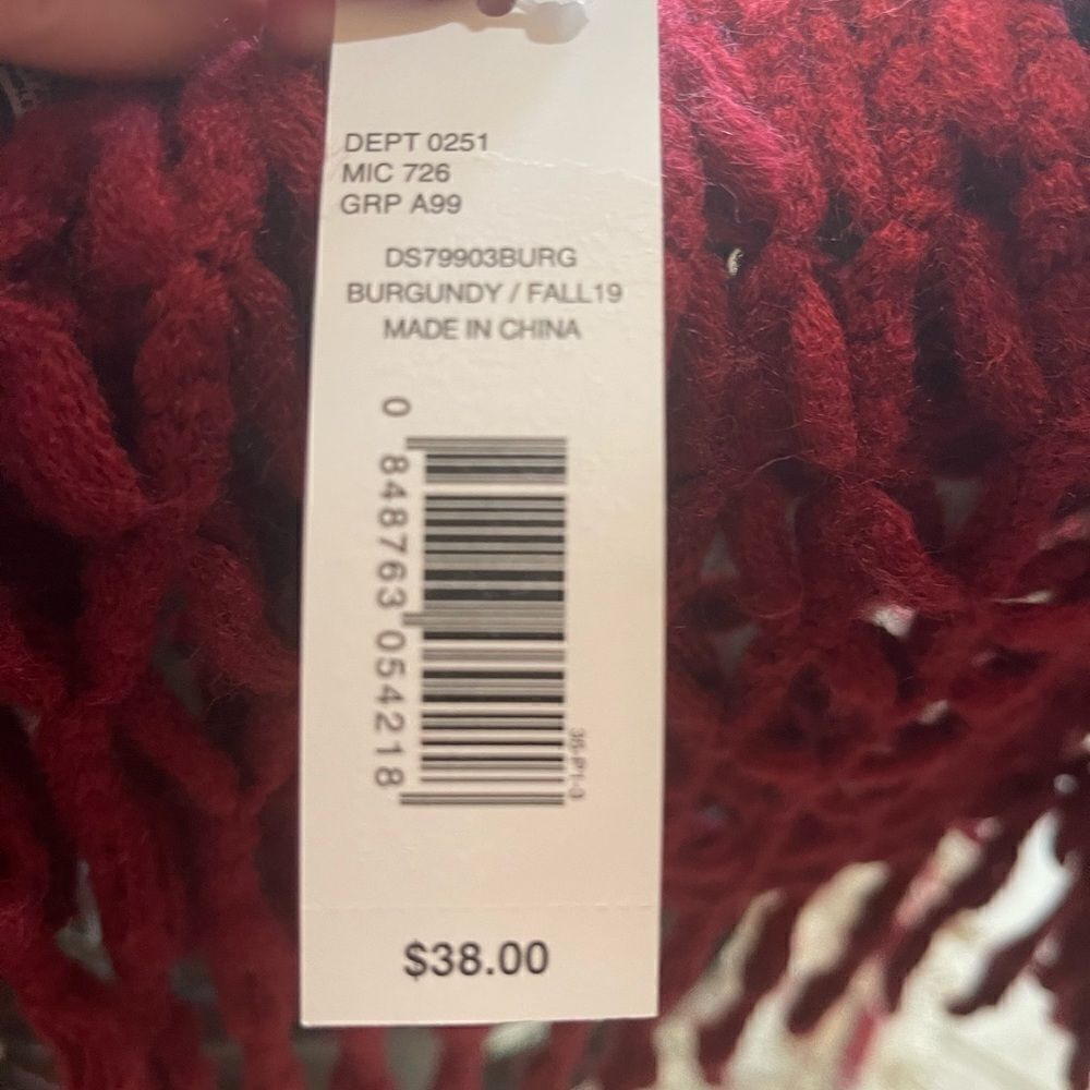RED Infinity Scarf! - Picture 4 of 7